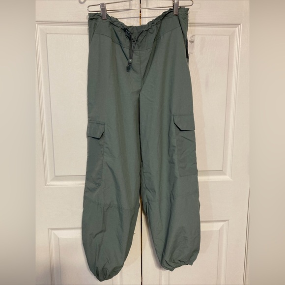 Old Navy Women's size Small Quick Dry Cargo Utility JOGGERS pants army green‎ - Picture 1 of 9